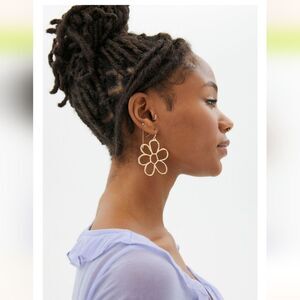Urban Outfitters statement flower earrings silvertone
